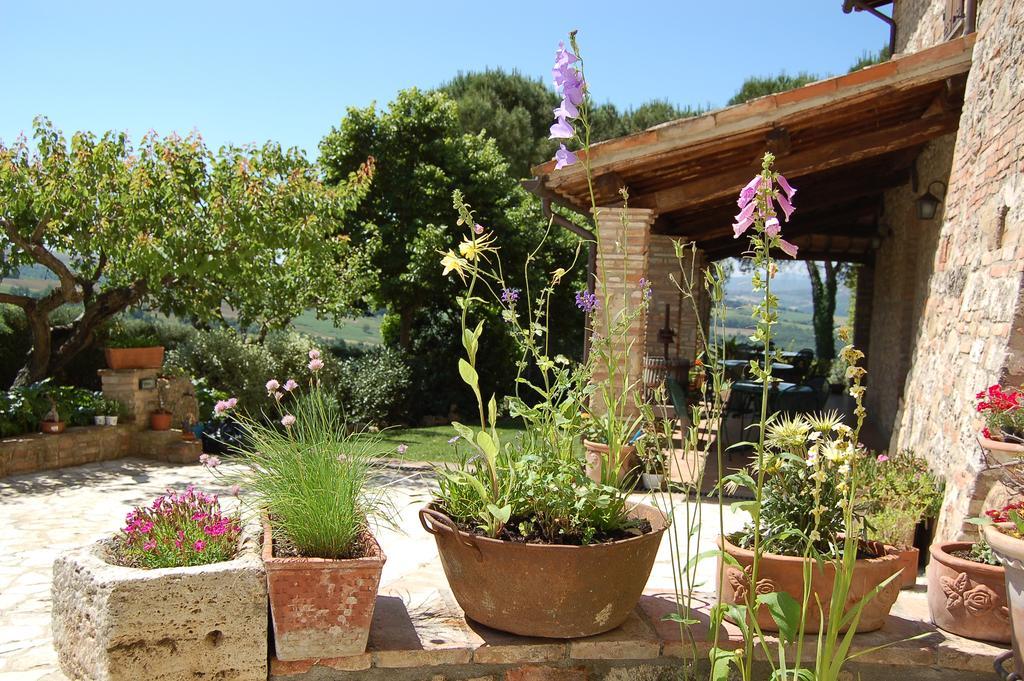Agriturismo Casale Dei Frontini San Terenziano Exterior photo