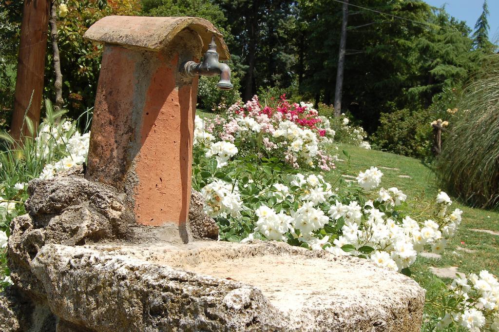 Agriturismo Casale Dei Frontini San Terenziano Exterior photo