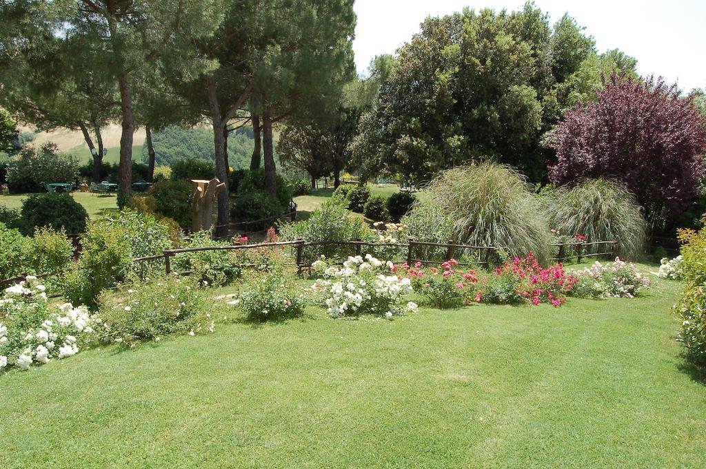 Agriturismo Casale Dei Frontini San Terenziano Exterior photo