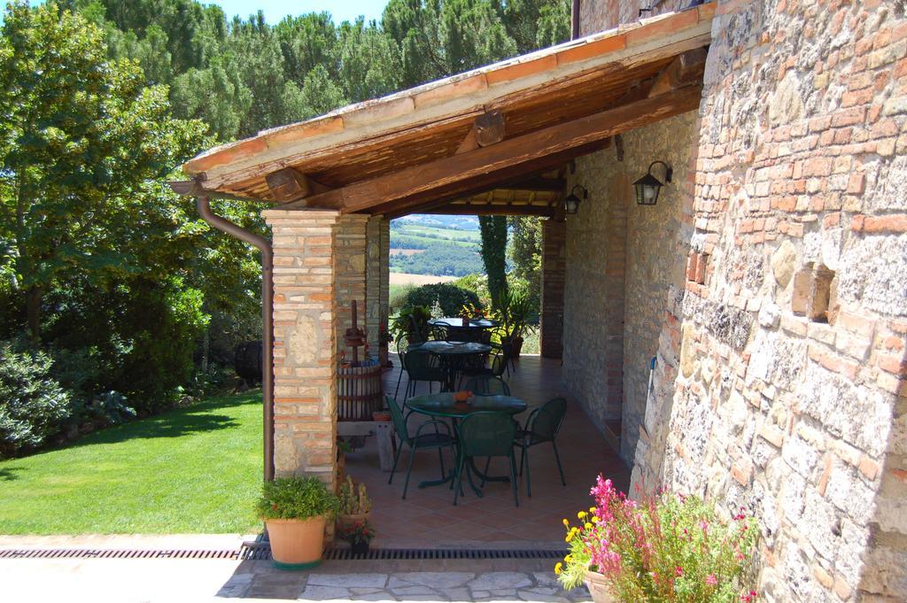 Agriturismo Casale Dei Frontini San Terenziano Exterior photo