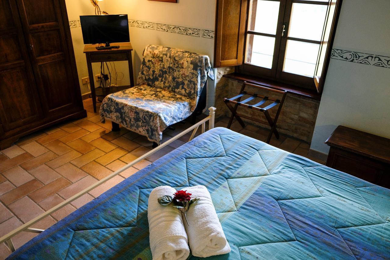 Agriturismo Casale Dei Frontini San Terenziano Exterior photo