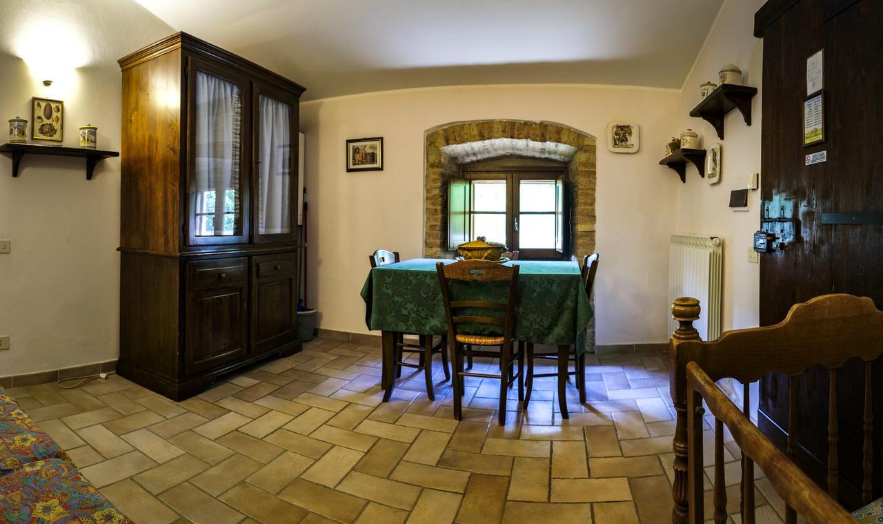 Agriturismo Casale Dei Frontini San Terenziano Exterior photo