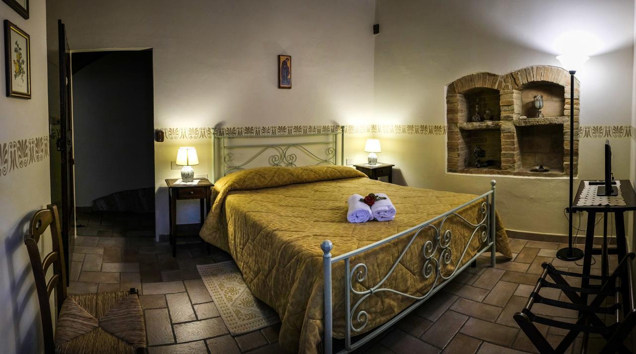 Agriturismo Casale Dei Frontini San Terenziano Exterior photo