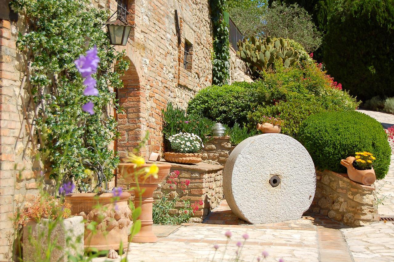Agriturismo Casale Dei Frontini San Terenziano Exterior photo