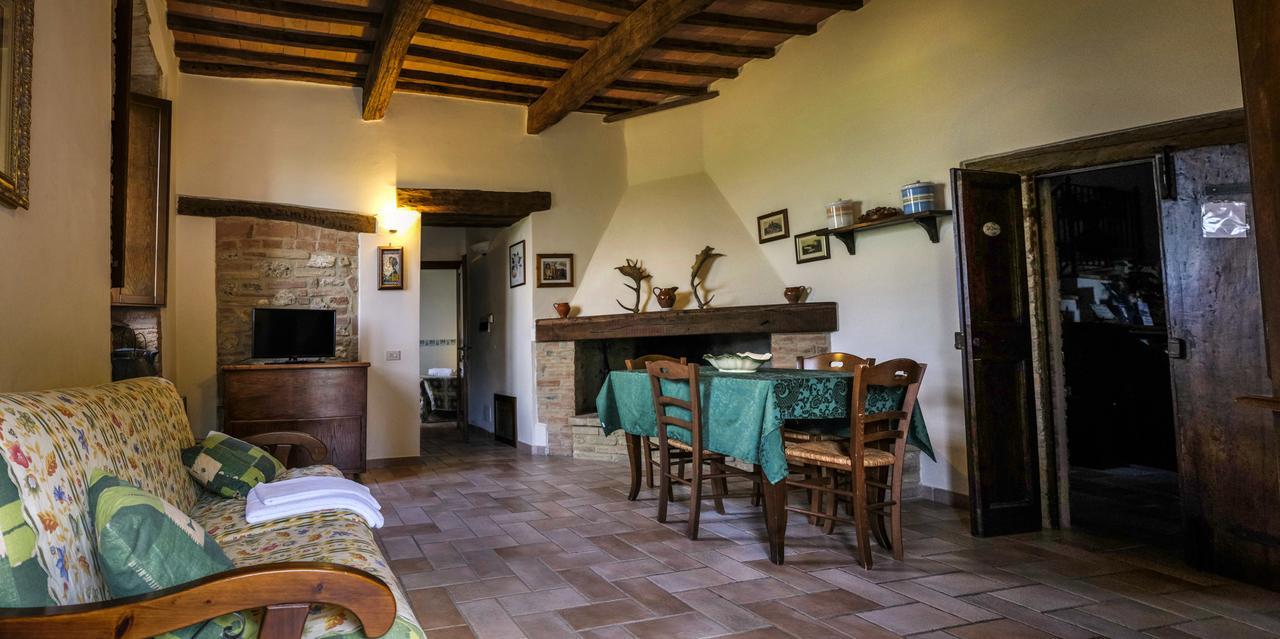 Agriturismo Casale Dei Frontini San Terenziano Exterior photo