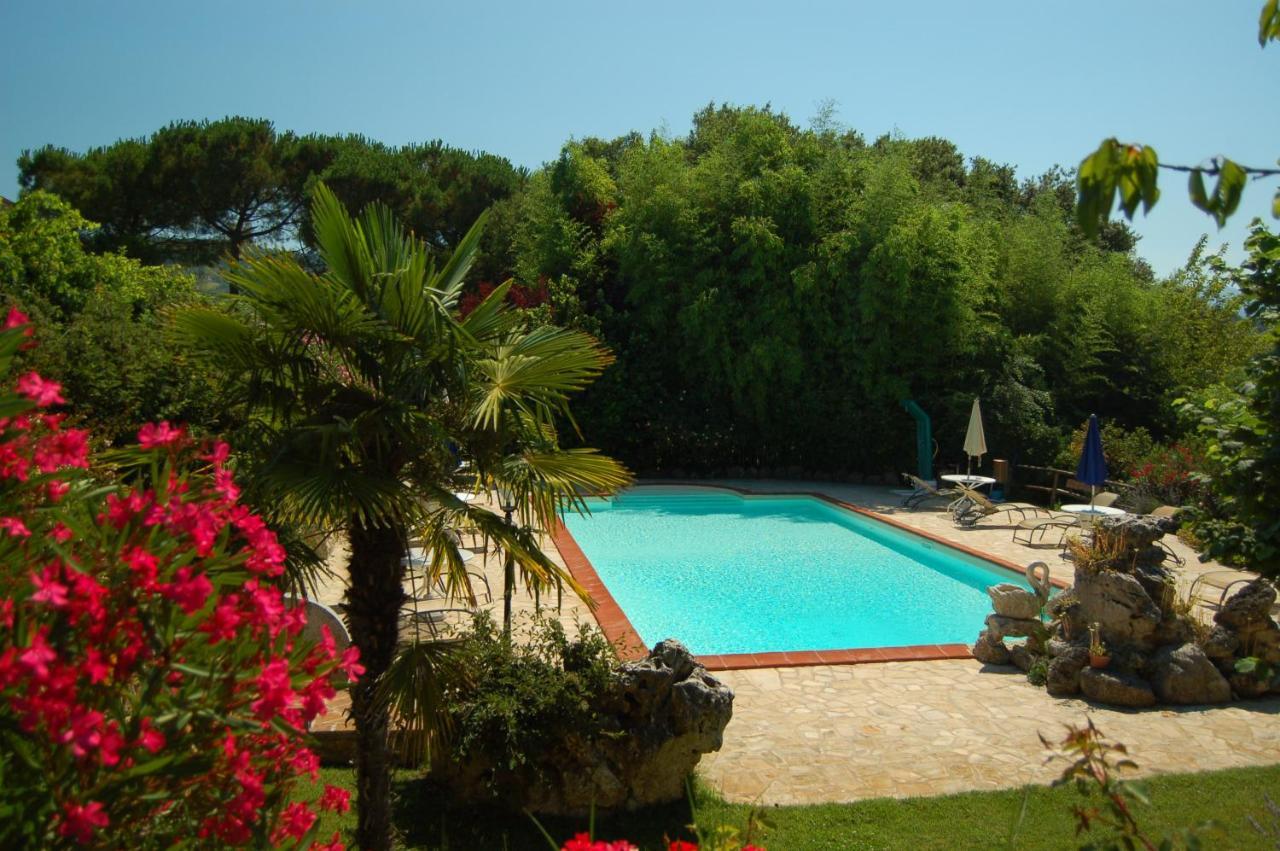 Agriturismo Casale Dei Frontini San Terenziano Exterior photo